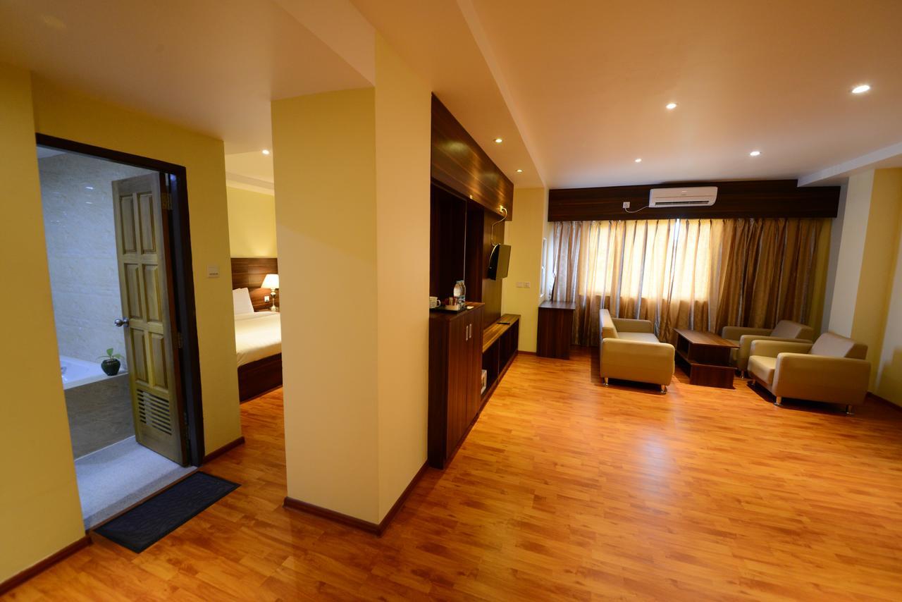 โรงแรมซิลเวอร์ กรีน 3*