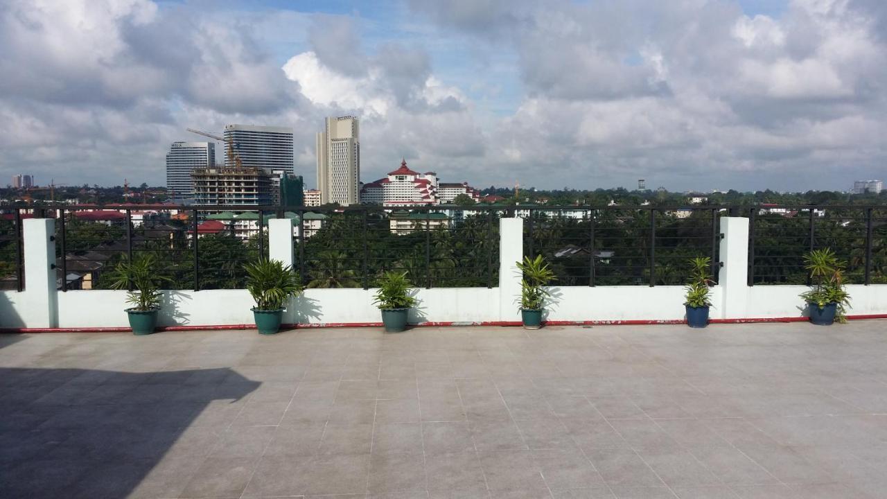 โรงแรมซิลเวอร์ กรีน โรงแรม ย่างกุ้ง