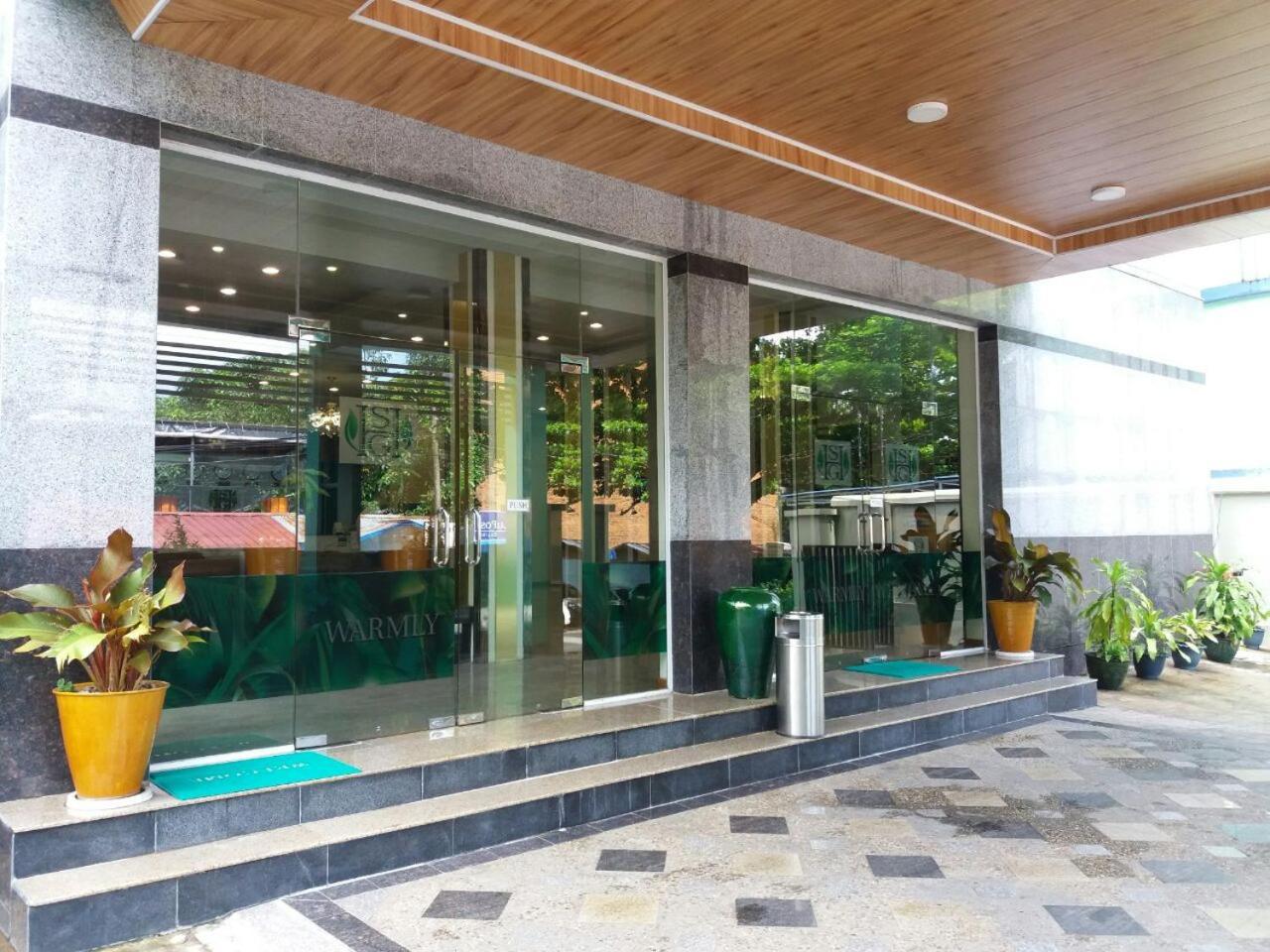 โรงแรมซิลเวอร์ กรีน โรงแรม 3*