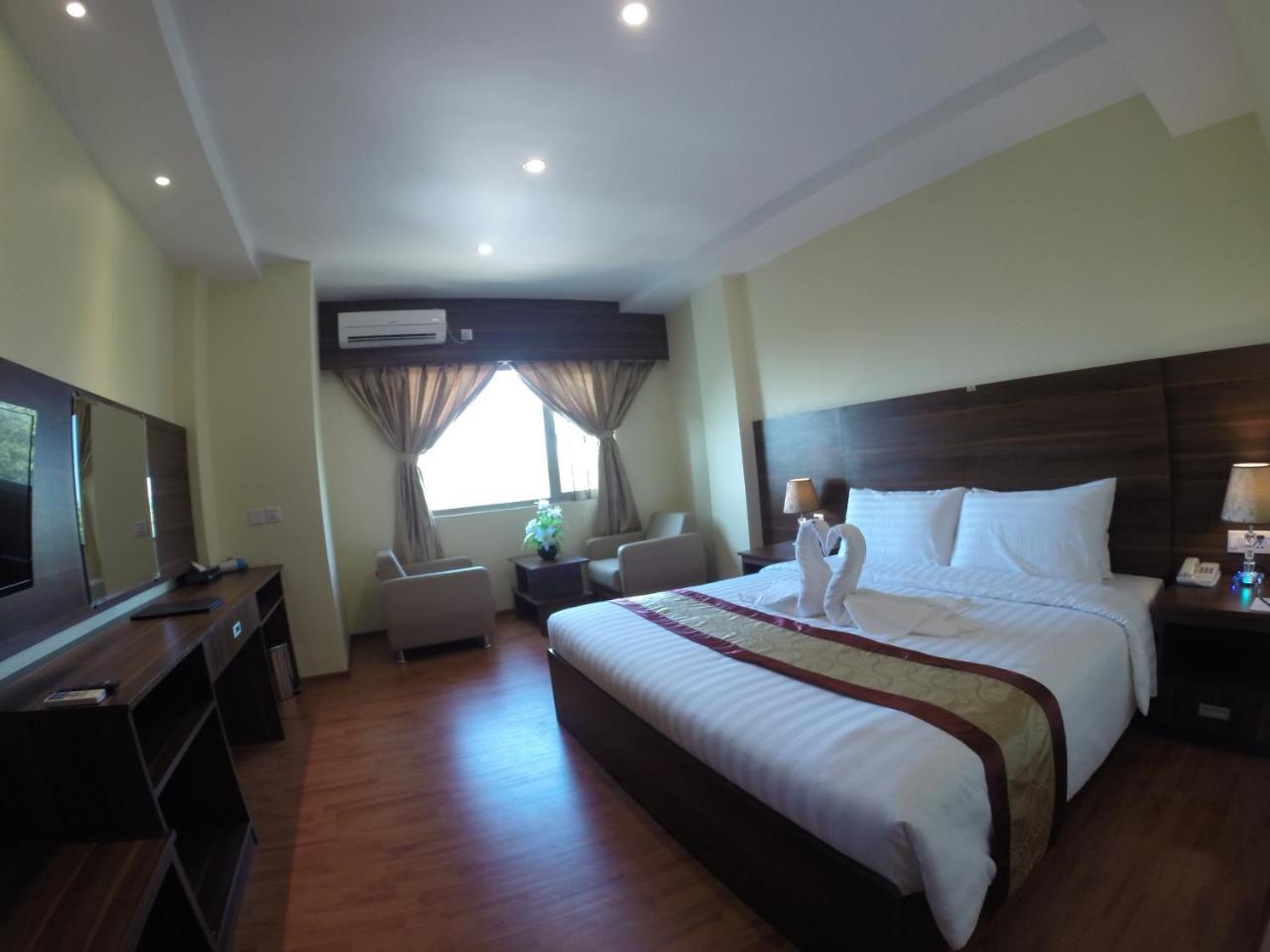 โรงแรมซิลเวอร์ กรีน